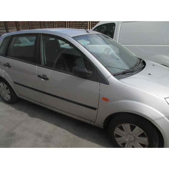 ford fiesta (cbk) del año 2004