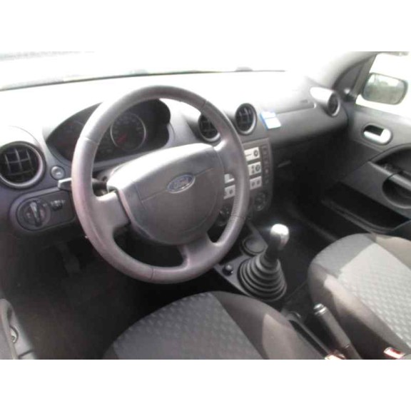 ford fiesta (cbk) del año 2004