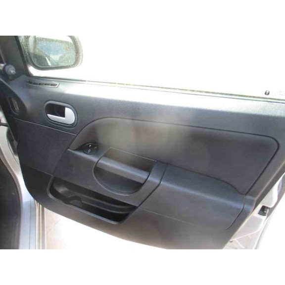 ford fiesta (cbk) del año 2004