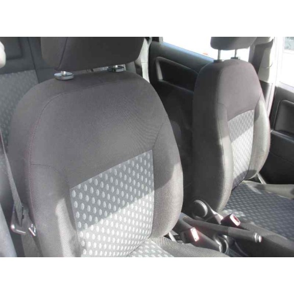 ford fiesta (cbk) del año 2004