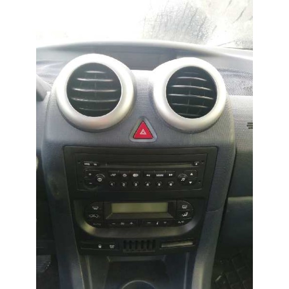 peugeot 1007 del año 2005