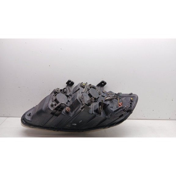 Recambio de faro derecho para ssangyong rodius i 2.7 xdi referencia OEM IAM   