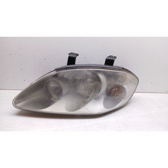 Recambio de faro izquierdo para ssangyong rodius i 2.7 xdi referencia OEM IAM   