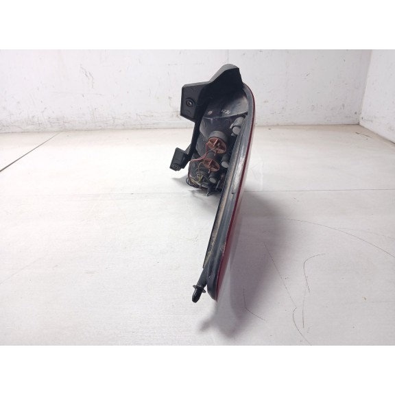 Recambio de piloto trasero izquierdo para ssangyong rodius i 2.7 xdi referencia OEM IAM 8360121  