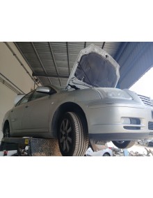 toyota avensis (_t25_) del año 2003