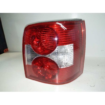 Recambio de piloto trasero derecho para volkswagen passat variant (3b6) referencia OEM IAM  ROJO- BLANCO 