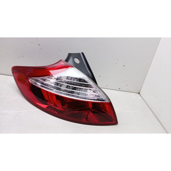 Recambio de piloto trasero izquierdo para renault megane iii berlina 5 p referencia OEM IAM 265550007R  