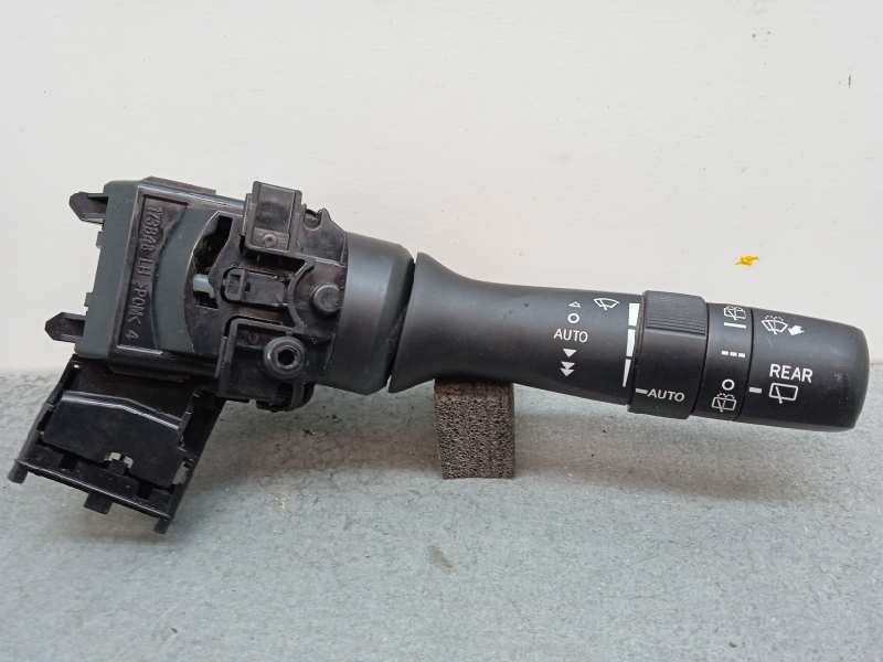 Recambio de mando limpia para lexus ct 200h referencia OEM IAM 4819017F462  