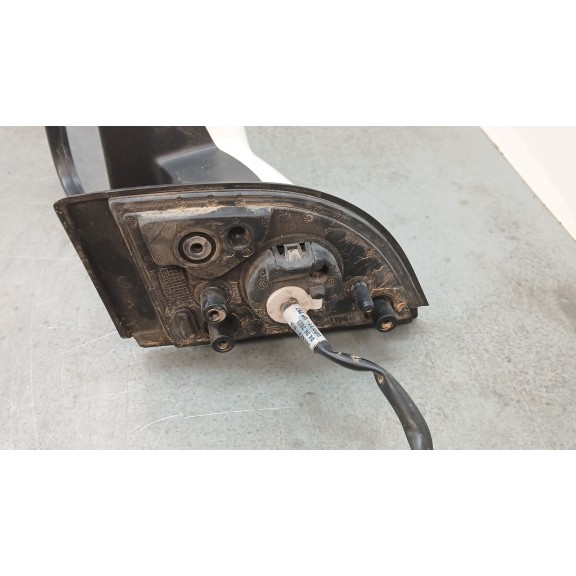 Recambio de retrovisor izquierdo para peugeot rifter 1.5 bluehdi 100 referencia OEM IAM 51967K01  