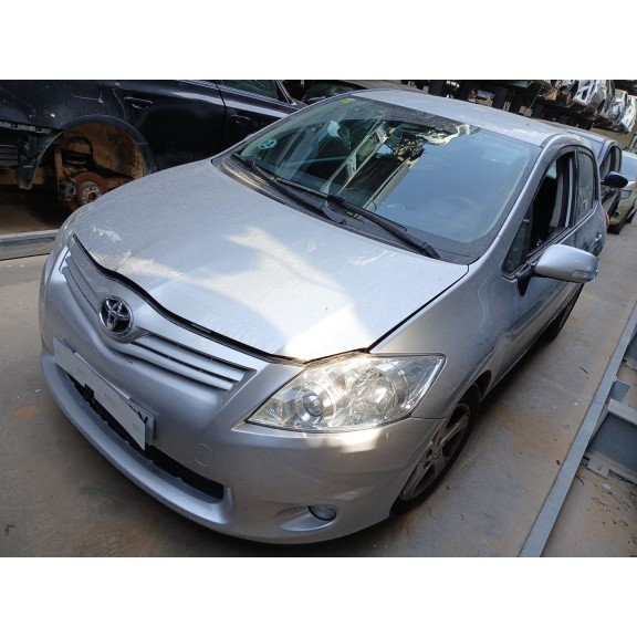 toyota auris (_e15_) del año 2011