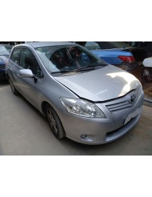 toyota auris (_e15_) del año 2011 2