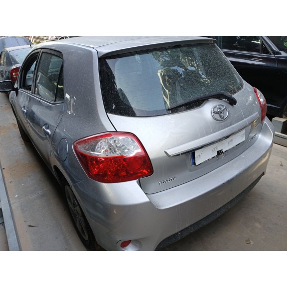 toyota auris (_e15_) del año 2011