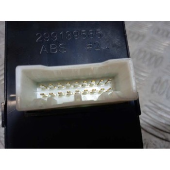 Recambio de mando elevalunas delantero izquierdo para ssangyong tivoli referencia OEM IAM 8581135200 DE 4 ESPEJOS NO ABATIBLES