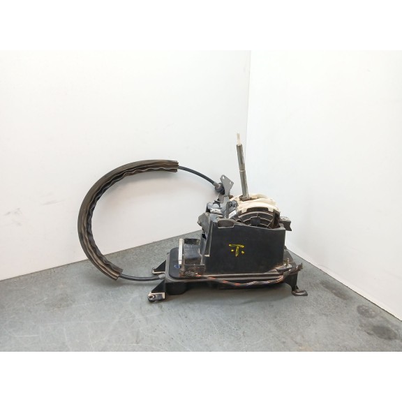 Recambio de palanca cambio para volkswagen tiguan advance bmt referencia OEM IAM 5QB713023F  