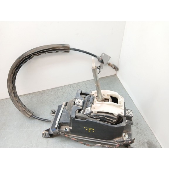 Recambio de palanca cambio para volkswagen tiguan advance bmt referencia OEM IAM 5QB713023F  