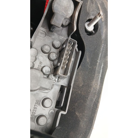 Recambio de piloto trasero derecho para toyota avensis (_t25_) 1.8 (zzt251_) referencia OEM IAM 89031413 815610513000 