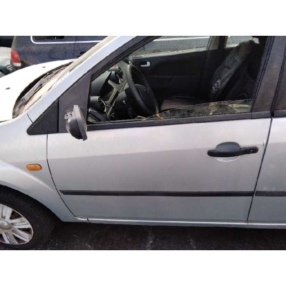 ford fiesta (cbk) del año 2004