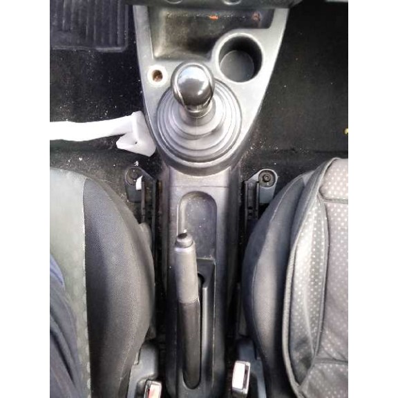 ford fiesta (cbk) del año 2004