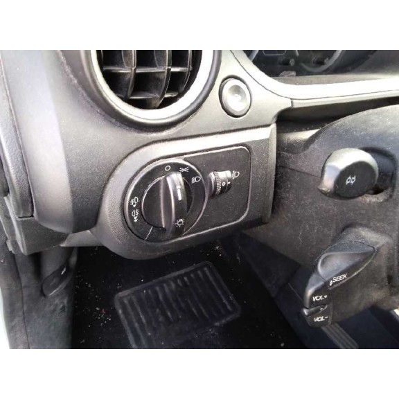 ford fiesta (cbk) del año 2004