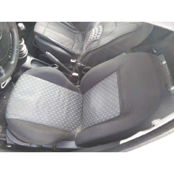 ford fiesta (cbk) del año 2004