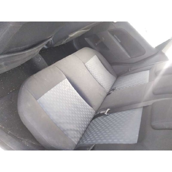 ford fiesta (cbk) del año 2004