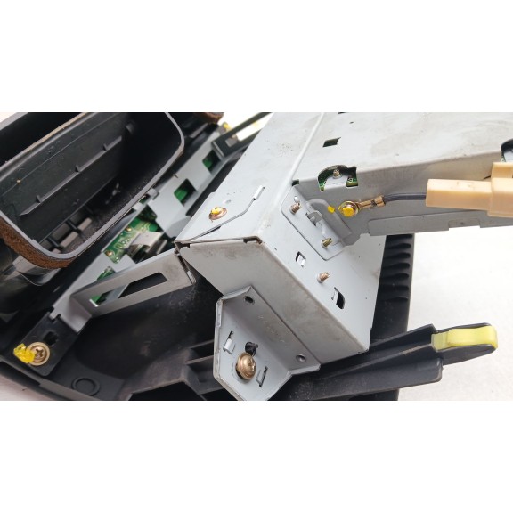 Recambio de display para toyota avensis (_t25_) 1.8 (zzt251_) referencia OEM IAM 8611005020 CNTS6270LC 