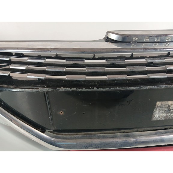 Recambio de paragolpes delantero para peugeot 208 1.6 16v hdi fap referencia OEM IAM 9672794477  