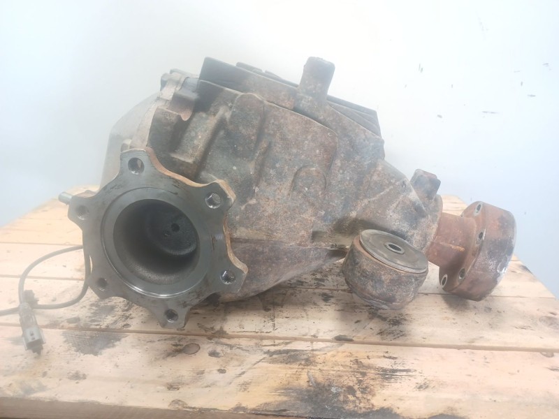 Recambio de diferencial trasero para infiniti qx70 3.7 awd referencia OEM IAM 3831100048  