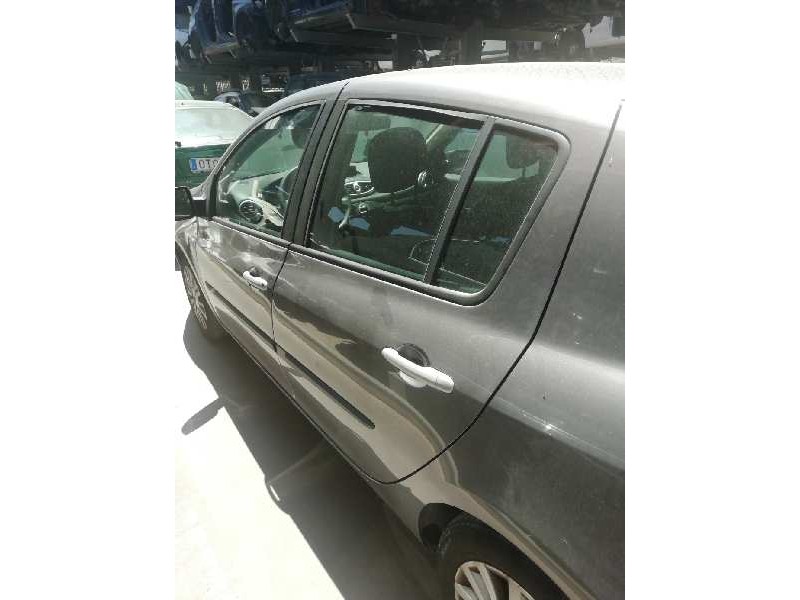 Recambio de puerta trasera izquierda para renault clio iii business referencia OEM IAM   