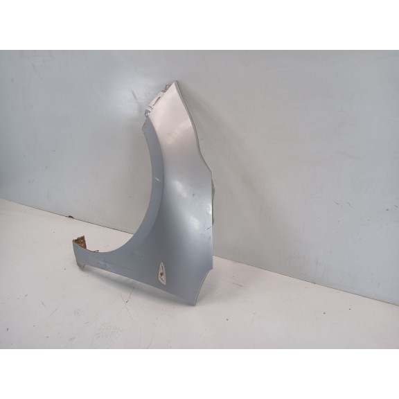 Recambio de aleta delantera izquierda para kia cee´d (jd) 1.4 mpi referencia OEM IAM 66311A2030  