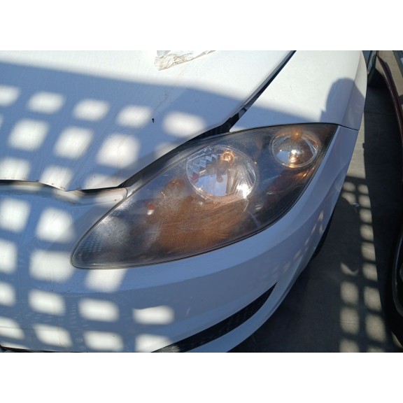 Recambio de faro izquierdo para seat leon (1p1) 1.6 tdi referencia OEM IAM   