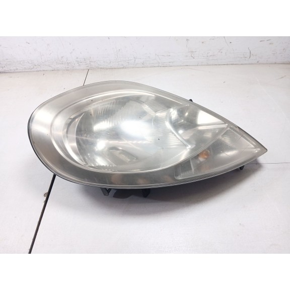 Recambio de faro derecho para nissan primastar furgoneta (x83) 2.0 dci 115 referencia OEM IAM 8200701356  93859830