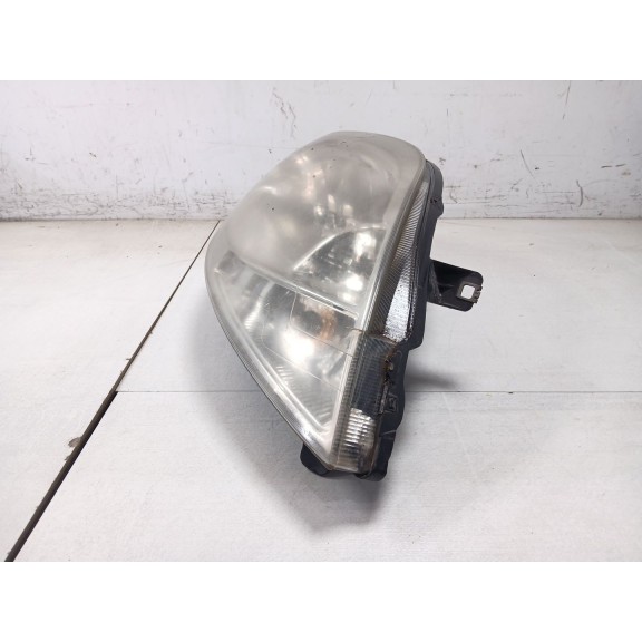 Recambio de faro derecho para nissan primastar furgoneta (x83) 2.0 dci 115 referencia OEM IAM 8200701356  93859830