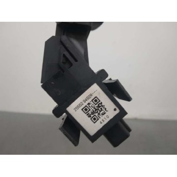 Recambio de mando volante para renault megane iii berlina 5 p 1.2 16v referencia OEM IAM 255529492R  