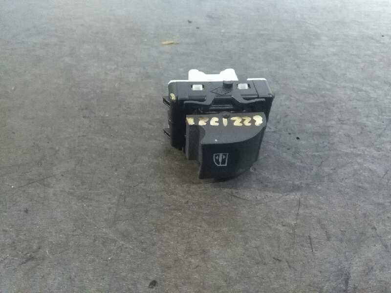 Recambio de mando elevalunas trasero derecho para renault captur luxe referencia OEM IAM   