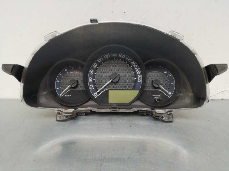 Recambio de cuadro instrumentos para toyota auris 1.4 turbodiesel cat referencia OEM IAM 838000ZU70 838000ZU70 