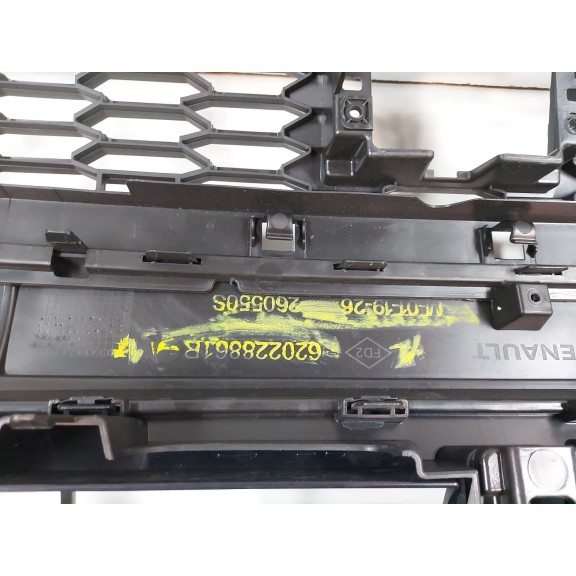 Recambio de paragolpes delantero para dacia sandero iii 1.0 tce 100 eco-g referencia OEM IAM 620228861R  