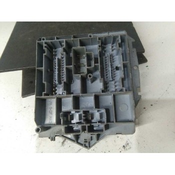 CAJA RELES / FUSIBLES 