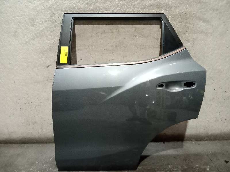 Recambio de puerta trasera izquierda para ssangyong tivoli referencia OEM IAM   