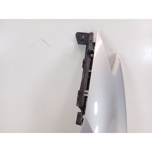 Recambio de aleta delantera izquierda para renault laguna iii dynamique referencia OEM IAM 631010032R  