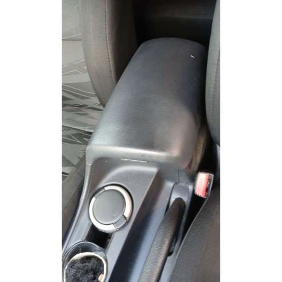 Recambio de apoyabrazos central para kia cee´d (jd) 1.4 crdi 90 referencia OEM IAM   