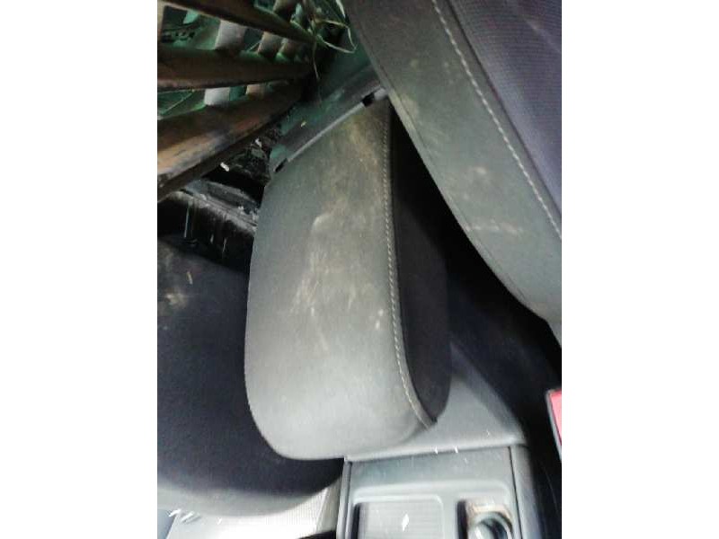 Recambio de apoyabrazos central para volkswagen golf vii lim. advance bluemotion tech. referencia OEM IAM   
