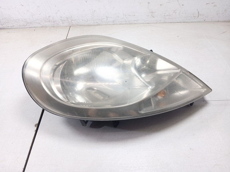 Recambio de faro derecho para nissan primastar furgoneta (x83) 2.0 dci 115 referencia OEM IAM 8200701356  93859830