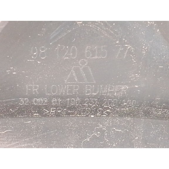 Recambio de paragolpes delantero para citroën c3 referencia OEM IAM 9813378877  