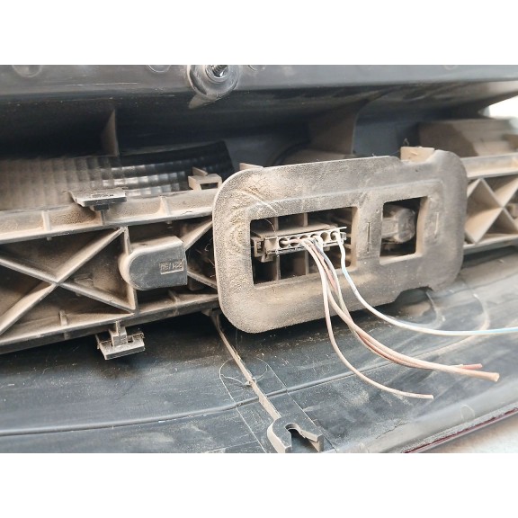 Recambio de piloto trasero derecho para volkswagen crafter 30-50 furgoneta (2e_) 2.5 tdi referencia OEM IAM   