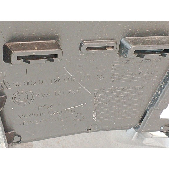 Recambio de paragolpes delantero para skoda fabia iv (pj3) 1.0 tsi referencia OEM IAM 6VA807221  