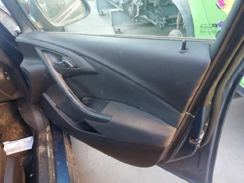 Recambio de guarnecido puerta delantera derecha para opel astra j lim. selective referencia OEM IAM 13472867  