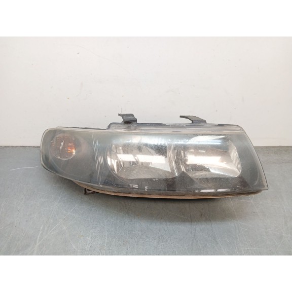 Recambio de faro derecho para seat leon (1m1) 1.9 tdi referencia OEM IAM 67742701 1M1941002D 