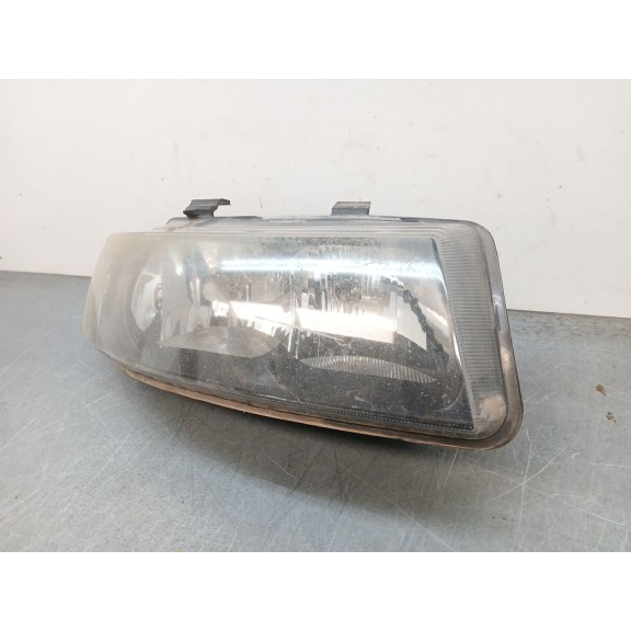 Recambio de faro derecho para seat leon (1m1) 1.9 tdi referencia OEM IAM 67742701 1M1941002D 