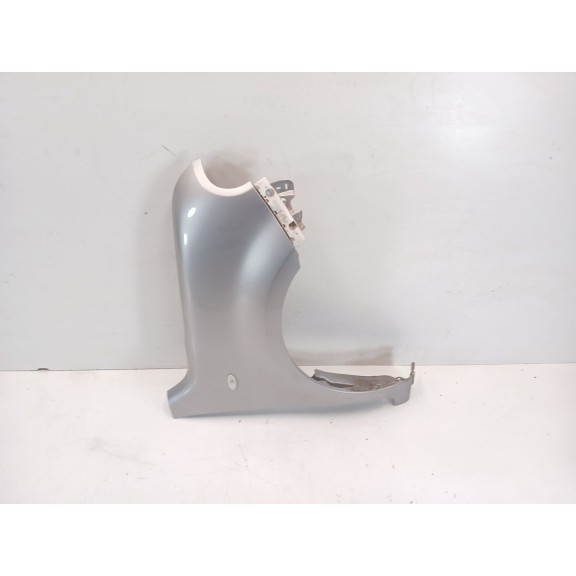 Recambio de aleta delantera derecha para nissan cube (z12) 1.6 16v referencia OEM IAM F31001FAMA  